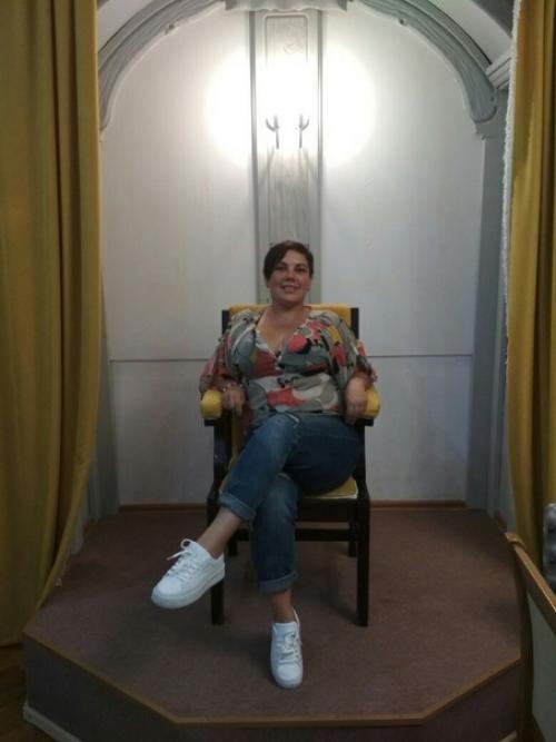 Я когда была маленькая мечтала, что вот вырасту и пойду в ресторан как жизнь изменилась глобально, Олесе всего 2, 5 а мы с ней по ресторанам ходим. 05