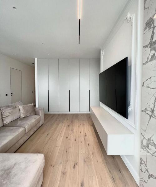 Совмещение кухни и гостиной имеет множество плюсов. 07