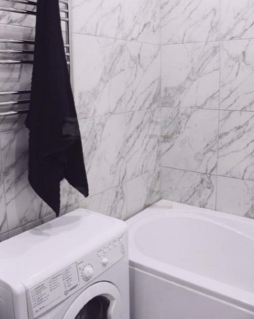 Как правило, ванная комната светлых тонов больше подходит для оформления интерьера в стилях минимализм, хай - тек или, к примеру, модерн. 02