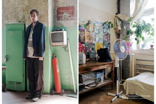 Советские люди большую часть своей жизни проводили на заводах и предприятиях, где трудились на благо государства. 09