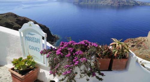 Греция, санторини. 

Комплекс Marizan Caves.