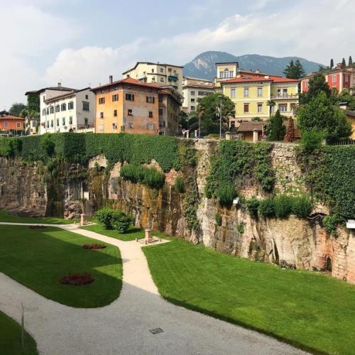 Тренто - очень милый городок в горах. 02