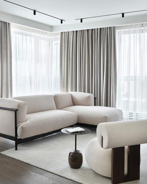 Реализованный интерьер квартиры с панорамным Видом на Москву. 01