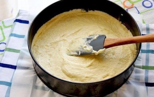 Быстрый заливной пирог с луком и яйцом. 03