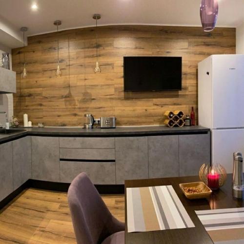 Ремонт в кухне.  От верхних шкафов отказались за ненадобностью. 02