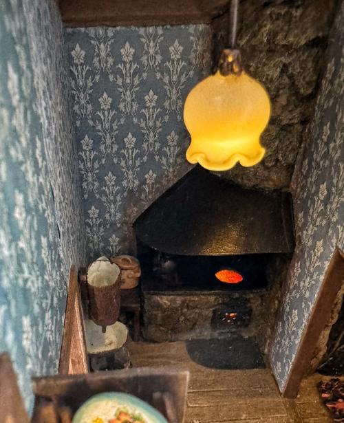 Итак, позволю себе напомнить всем желающим интерьер домика с привидением! 05