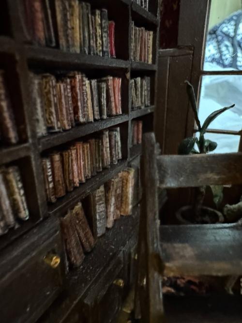 Итак, позволю себе напомнить всем желающим интерьер домика с привидением! 02