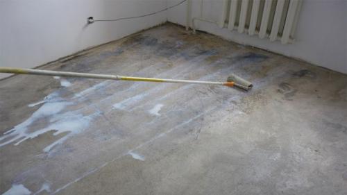 Наливной пол. Справедливо заметить, что у такого современного метода финишной отделки существуют преимущества, и в первую очередь это: 01