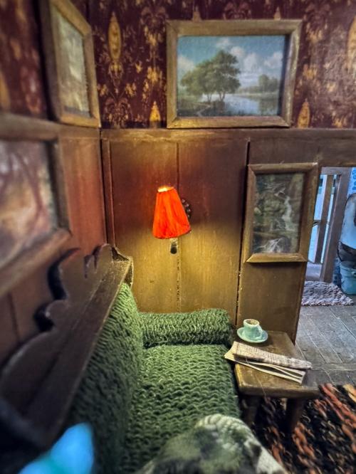 Итак, позволю себе напомнить всем желающим интерьер домика с привидением! 03