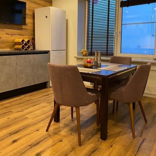 Ремонт в кухне.  От верхних шкафов отказались за ненадобностью. 05