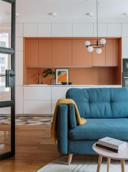 Спокойная отделка + яркие акценты - формула гармоничного интерьера, который можно модифицировать сколько угодно раз. 05