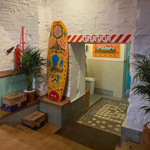 В Москве во всю работает новое место La Virgen от команды Underdog. 05