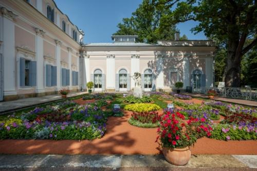 В верхнем парке ораниенбаума (г. Ломоносов) открылись для посетителей отреставрированные интерьеры Китайского Дворца. 02 В верхнем парке ораниенбаума (г. Ломоносов) открылись для посетителей отреставрированные интерьеры Китайского Дворца. 02