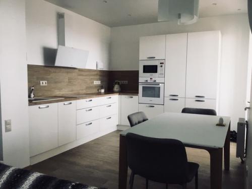 Здравствуйте, одногруппники очень нуждаюсь в ваших советах. 02