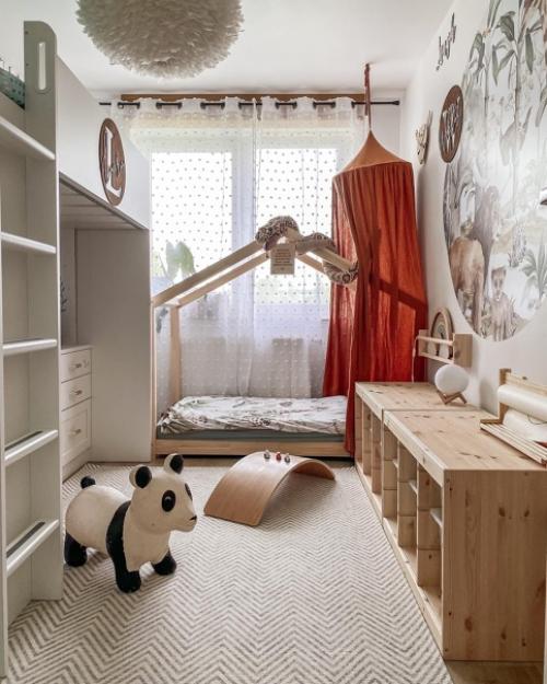 Идеальный интерьер с белой и деревянной мебелью в скандинавском стиле. 07