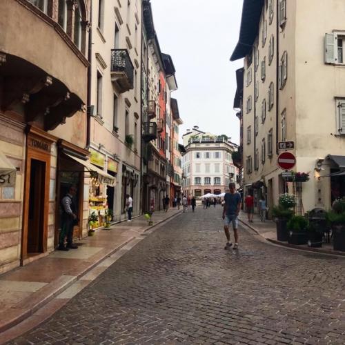 Тренто - очень милый городок в горах. 07