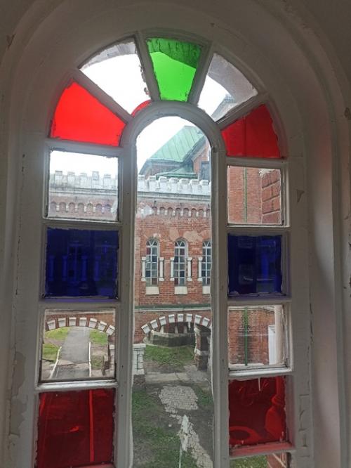 Ребята, мы побывали в настоящем замке с привидениями! 03