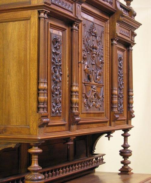 Антикварный буфет в стиле ренессанс. 06