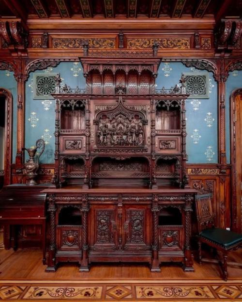 Ореховая гостиная в доме Елисеевых на невском проспекте. 02