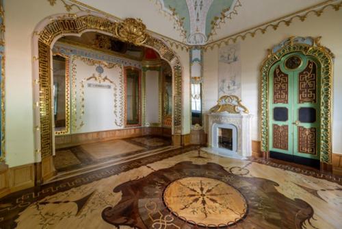 В верхнем парке ораниенбаума (г. Ломоносов) открылись для посетителей отреставрированные интерьеры Китайского Дворца. 05 В верхнем парке ораниенбаума (г. Ломоносов) открылись для посетителей отреставрированные интерьеры Китайского Дворца. 05