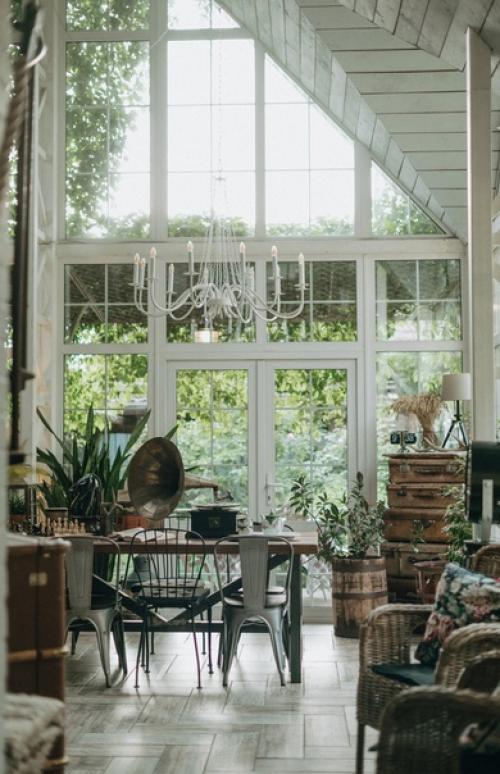 Стеклянный дом Теплица в живописном саду. 04