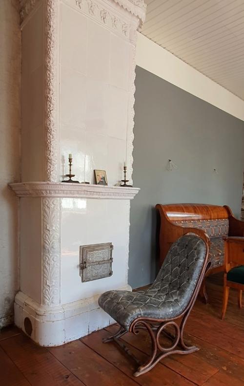 Зарисовки в старинном деревянном доме в Выборге. 03