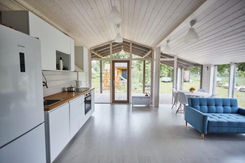 Недавно были в гостях у хозяев FL 65 б с тремя спальнями во всеволожском районе, который мы сдали летом прошлого года. 04