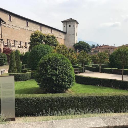 Тренто - очень милый городок в горах. 03