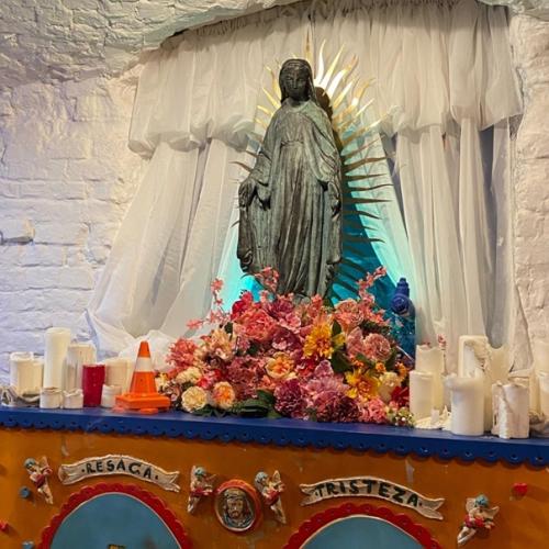 В Москве во всю работает новое место La Virgen от команды Underdog. 04