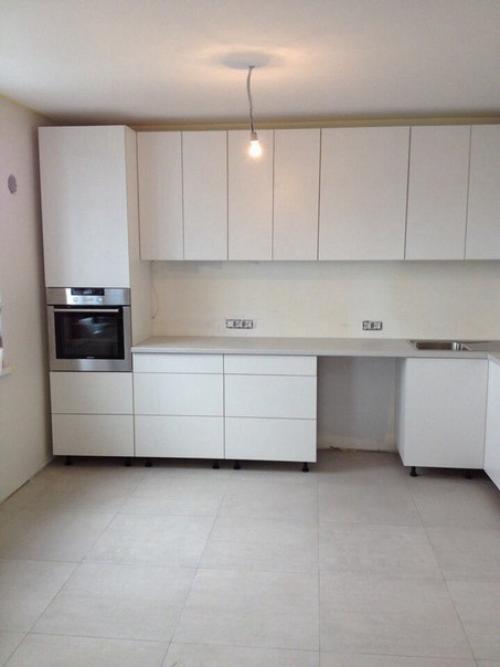 Мы сделали временную, которая наверняка будет постоянной очень долго жить на коробках - не вариант. 01