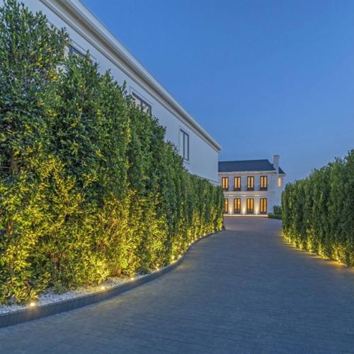 Дженнифер Лопес и Бен аффлек продадут свое потрясающее поместье в Беверли - хиллз за 60 000 000 долларов! 09