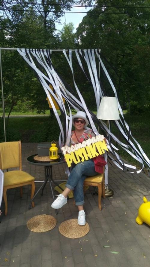 Я когда была маленькая мечтала, что вот вырасту и пойду в ресторан как жизнь изменилась глобально, Олесе всего 2, 5 а мы с ней по ресторанам ходим. 01