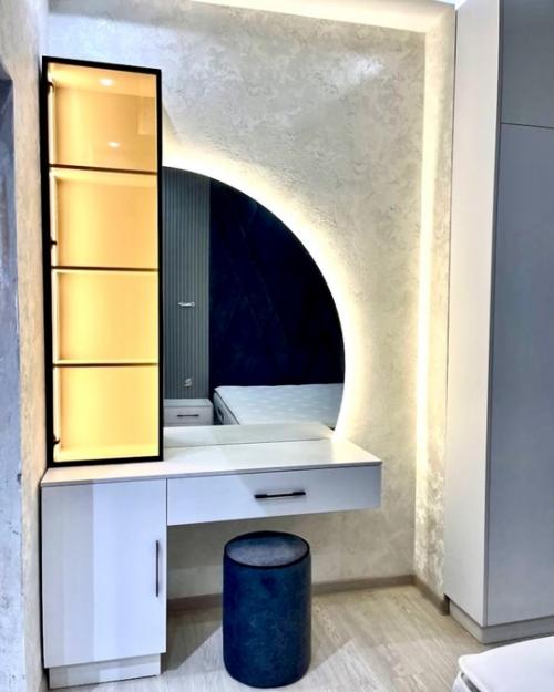 Зеркала с интерьерной подсветкой - это не только функциональный предмет, но и стильный элемент декора. 01