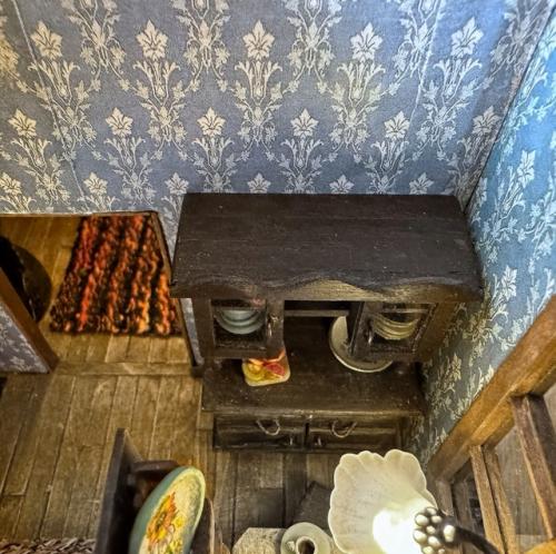 Итак, позволю себе напомнить всем желающим интерьер домика с привидением! 07