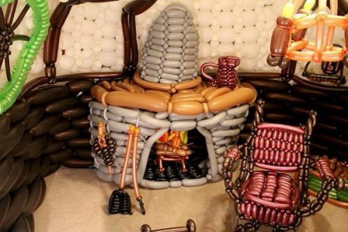 Джереми телфорд, 34-летний художник из штата юта, воссоздал интерьер дома хоббита из воздушных шариков в своей гостиной. 03