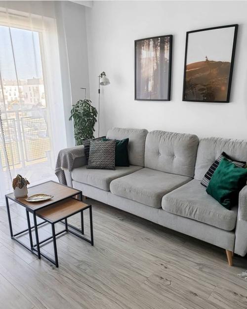 В наших широтах, где зимой сыро и пасмурно, скандинавские интерьеры квартир особенно актуальны. 03