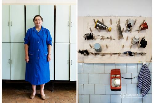 Советские люди большую часть своей жизни проводили на заводах и предприятиях, где трудились на благо государства. 08