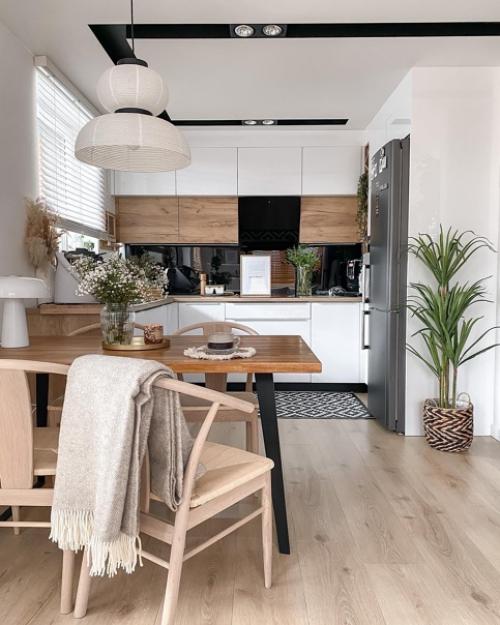 Идеальный интерьер с белой и деревянной мебелью в скандинавском стиле. 04