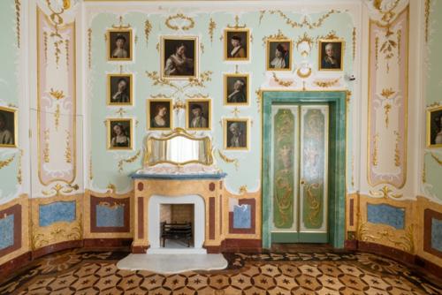 В верхнем парке ораниенбаума (г. Ломоносов) открылись для посетителей отреставрированные интерьеры Китайского Дворца. 08 В верхнем парке ораниенбаума (г. Ломоносов) открылись для посетителей отреставрированные интерьеры Китайского Дворца. 08