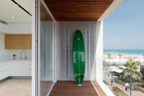 A Piece of Peacefulness by the sea: квартира в Тель-авиве с видом на море и огромным количеством солнечного света в интерьере!