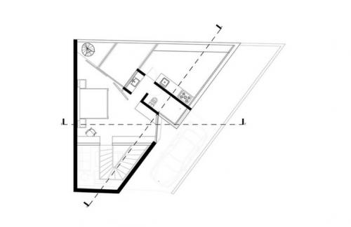 Необычный кирпичный дом с треугольным планом. 04