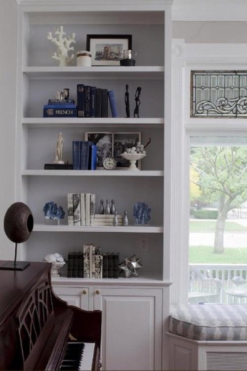 Как оформить стеллаж или полку: 8 советов декоратора. 01