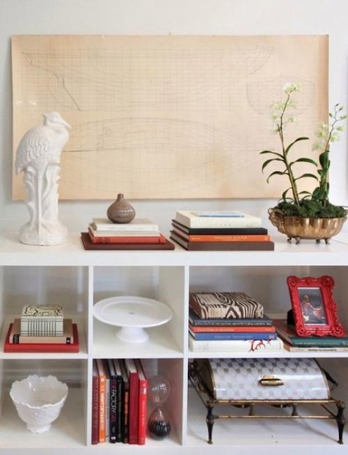 Как оформить стеллаж или полку: 8 советов декоратора. 07