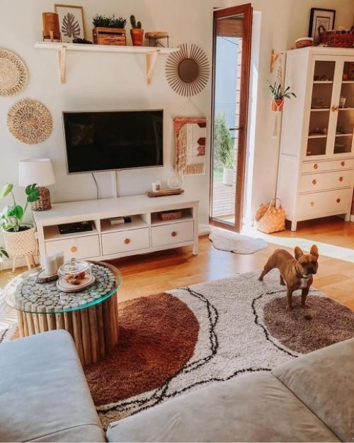 А вот еще один приличный скандинавский интерьер загородного дома. 03