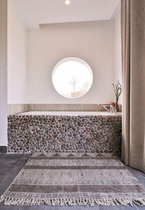 Розовый цвет у большинства людей ассоциируется с нежностью, сентиментальностью, романтикой и юностью. 04