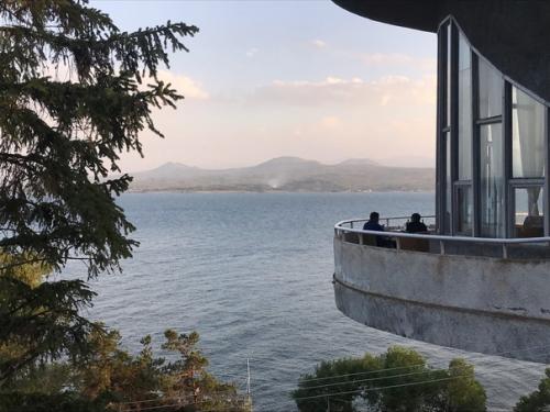 Ну ладно, раз вы тут всё хотите, будем щитпостить тут. 02