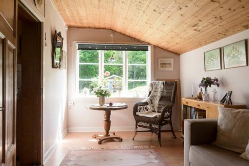 Бывают такие интерьеры, которые словно машина времени уносят в прошлое. 06