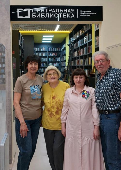 Долгодеревенская центральная библиотека, что находится в доме культуры - библиотечное учреждение нового поколения. 01