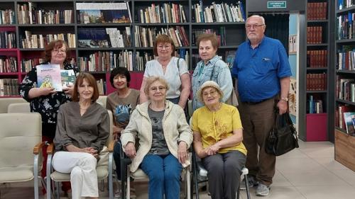 Долгодеревенская центральная библиотека, что находится в доме культуры - библиотечное учреждение нового поколения. 02