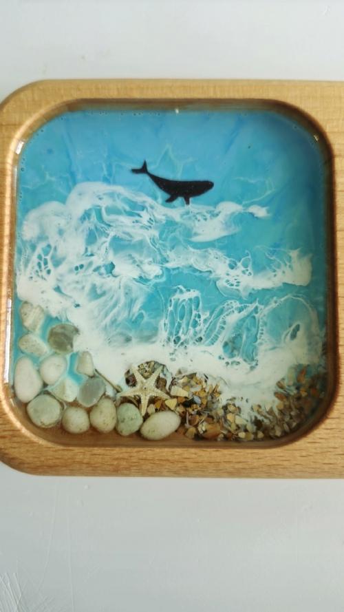 Деревянная менажница, декорированная морем из эпоксидной смолы. 03